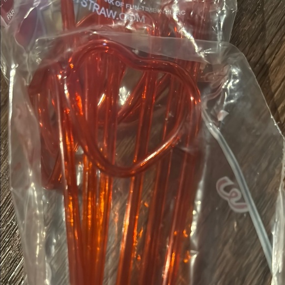 Red Party Heart Straws - Picture 2 of 3